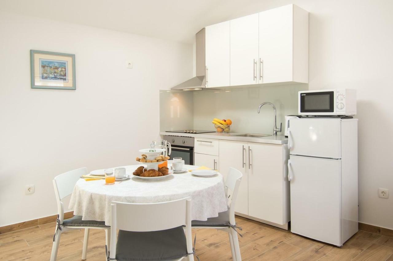 Apartment Bruneta 1 With Sea View Tar-Vabriga Exterior foto